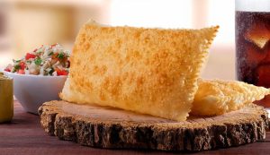 Read more about the article Pastel de Feira: Jajanan Jalanan Brasil yang Bikin Lidah Ketagihan!