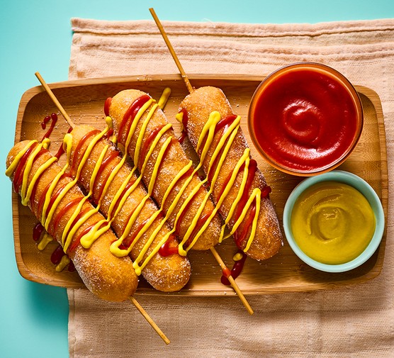 You are currently viewing Corn Dog: Camilan Kekinian yang Bikin Ketagihan, Ini Cerita dan Tipsnya!