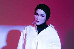 Read more about the article Sivia Azizah dan Lagu-Lagu yang Bikin Hati Adem 2025