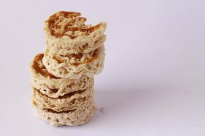 Read more about the article Kue Sarang Madu: Manis, Lembut, dan Penuh Cerita