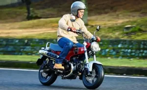 Read more about the article Honda ST125 Dax: Motor Mini Legendaris yang Kembali dengan Gaya Modern