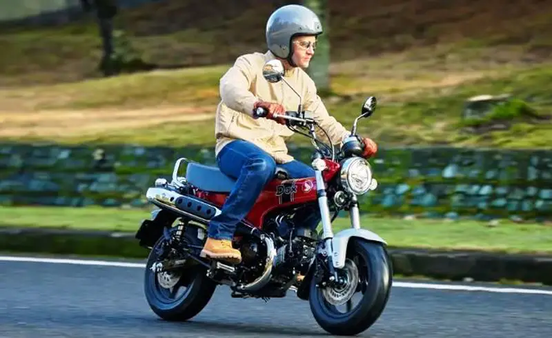You are currently viewing Honda ST125 Dax: Motor Mini Legendaris yang Kembali dengan Gaya Modern