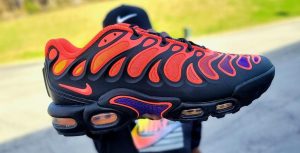 Read more about the article Nike Air Max Plus: Sneaker Ikonik dengan Desain Futuristik yang Selalu Jadi Favorit