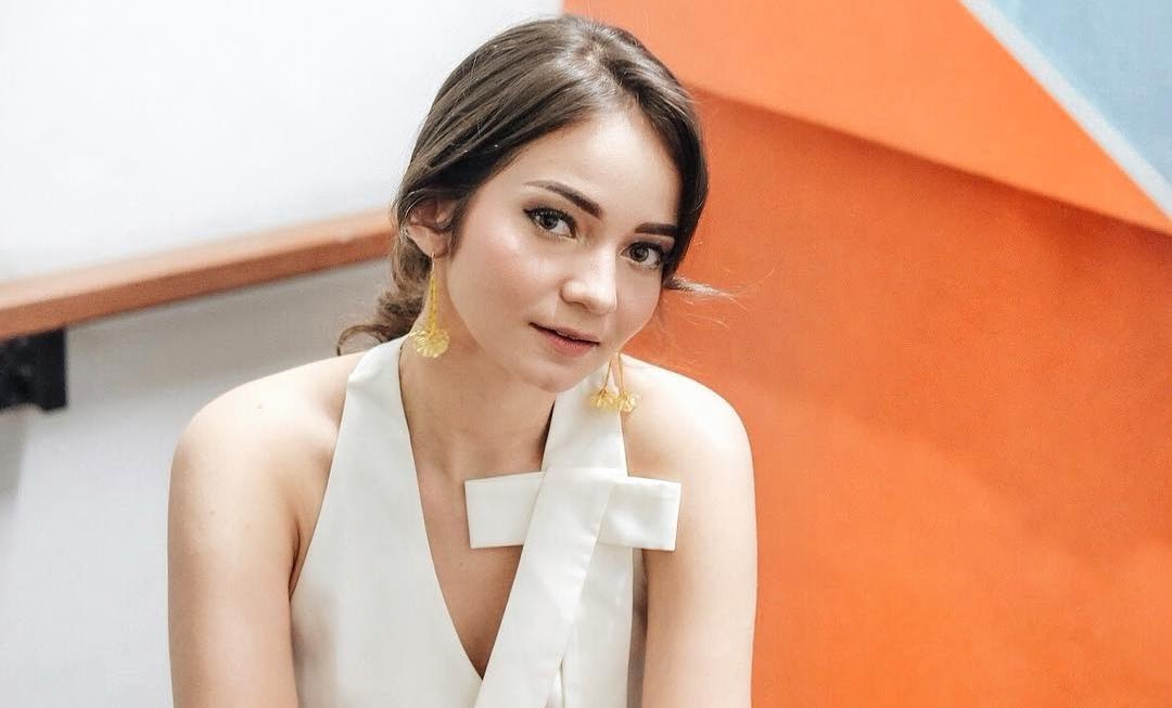 Pengaruh di Media Sosial