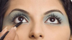 Read more about the article Kesalahan Pakai Eyeliner yang Sering Terjadi dan Cara Menghindarinya Agar Riasan Mata Lebih Menawan