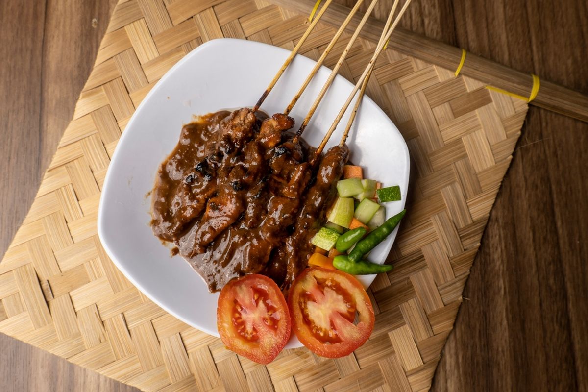 You are currently viewing Sate Lalat: Sensasi Kuliner yang Menggugah Keberanian dan Rasa Penasaran