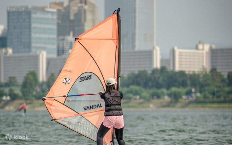 Teknik Dasar Menghadapi Angin dan Ombak