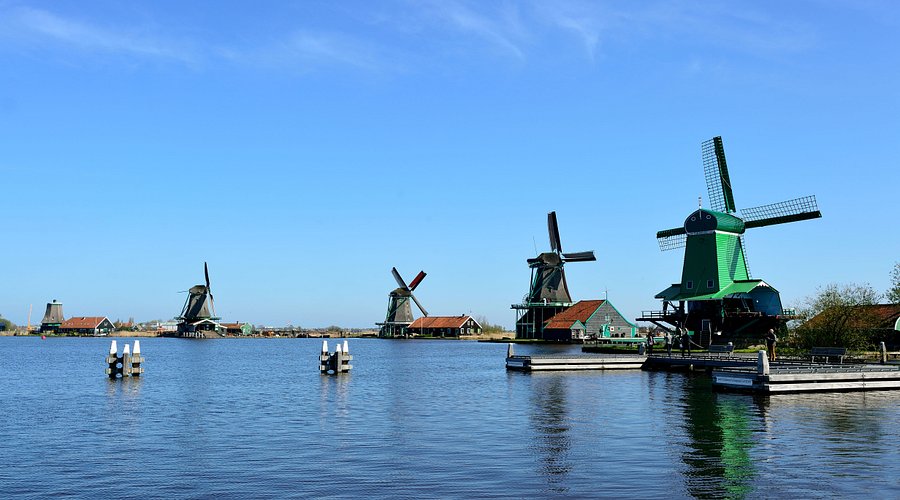 You are currently viewing Pesona Zaanse Schans: Menjelajahi Warisan Ikonik Belanda