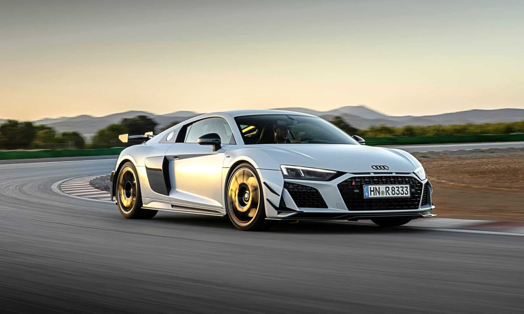 You are currently viewing Audi R8: Sang Legenda Supercar dengan Kecepatan Tinggi yang Abadi
