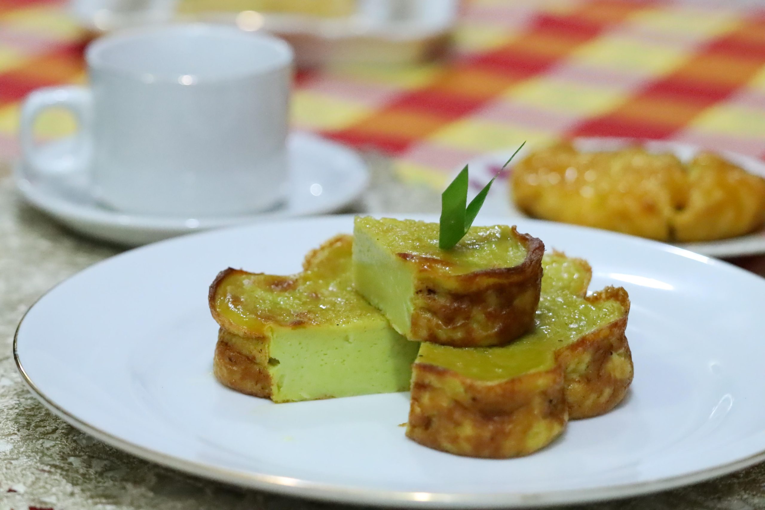 You are currently viewing Bingke Kembang, Kelezatan Kue Tradisional yang Tetap Memikat Hati di Setiap Gigitan