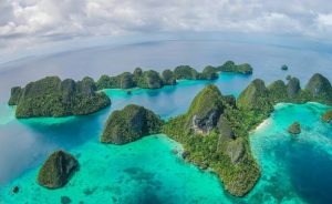 Read more about the article Pulau Wajag, Surga Tersembunyi dengan Panorama Raja Ampat