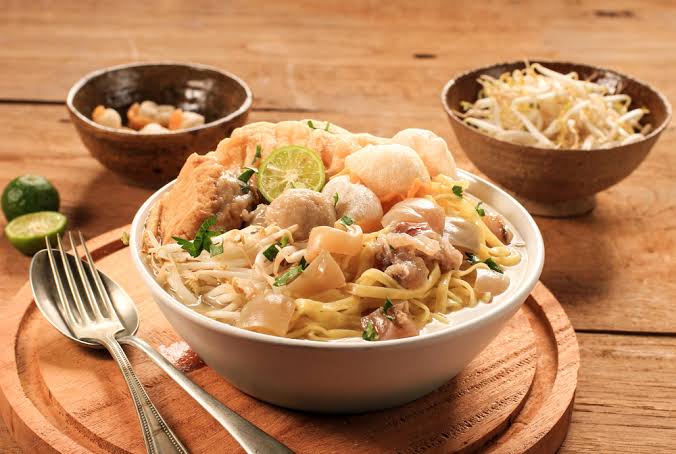 You are currently viewing Mie Kocok Jejak Rasa Hangat dalam Semangkuk yang Menggugah Kenangan